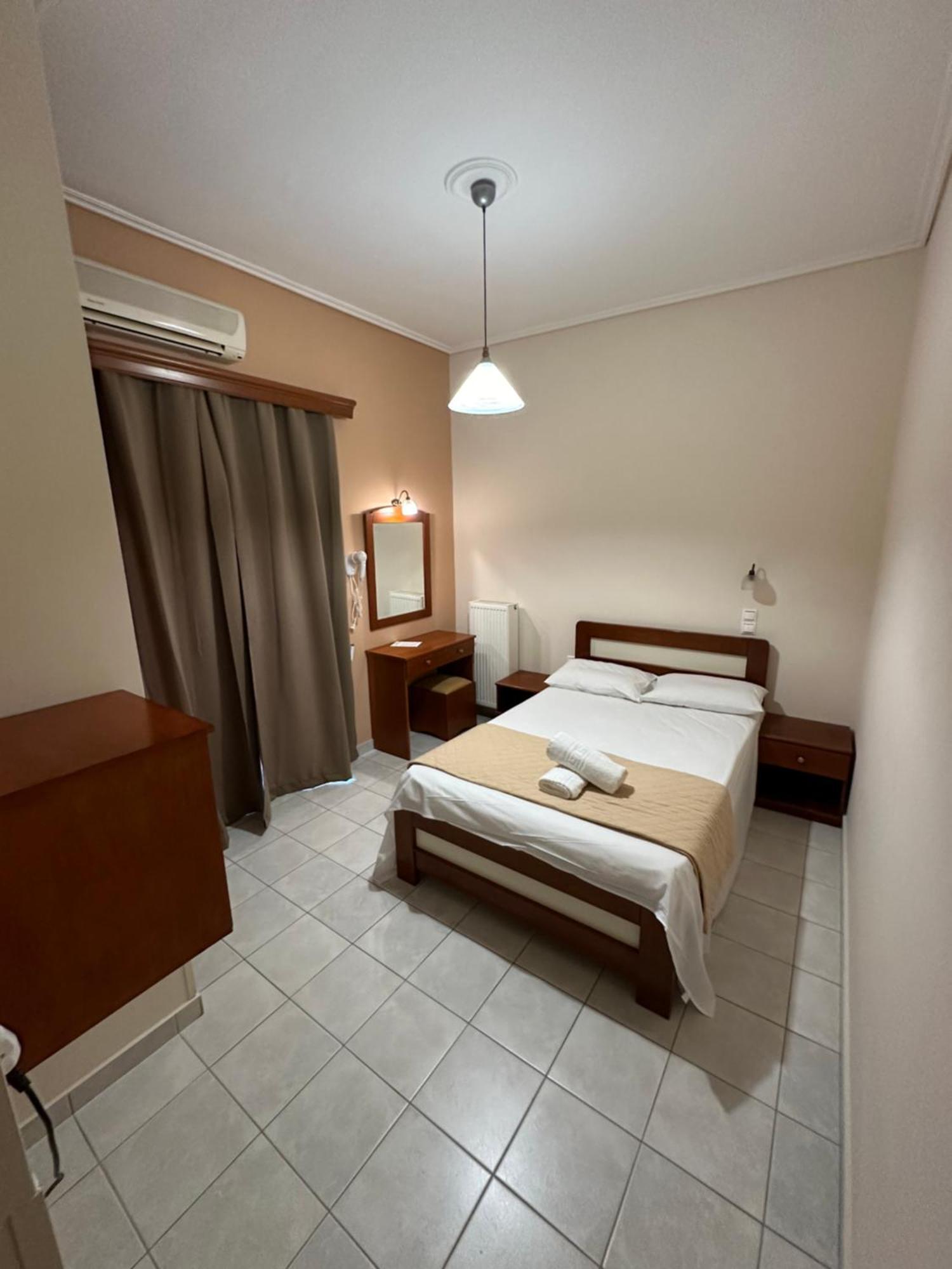 Hotel Nevada Καλαμάτα Δωμάτιο φωτογραφία